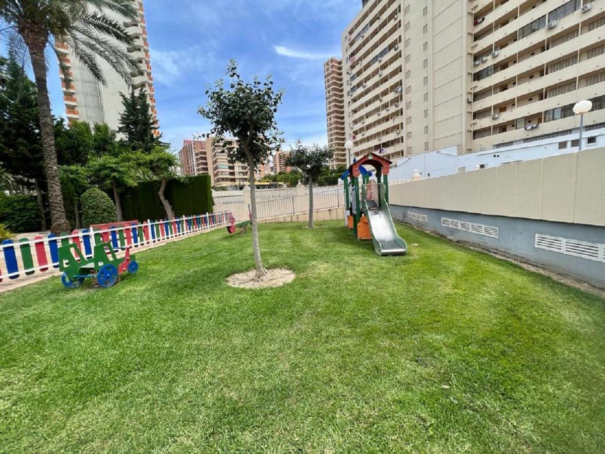 Gemelos 22-3-12 Benidorm Exterior foto